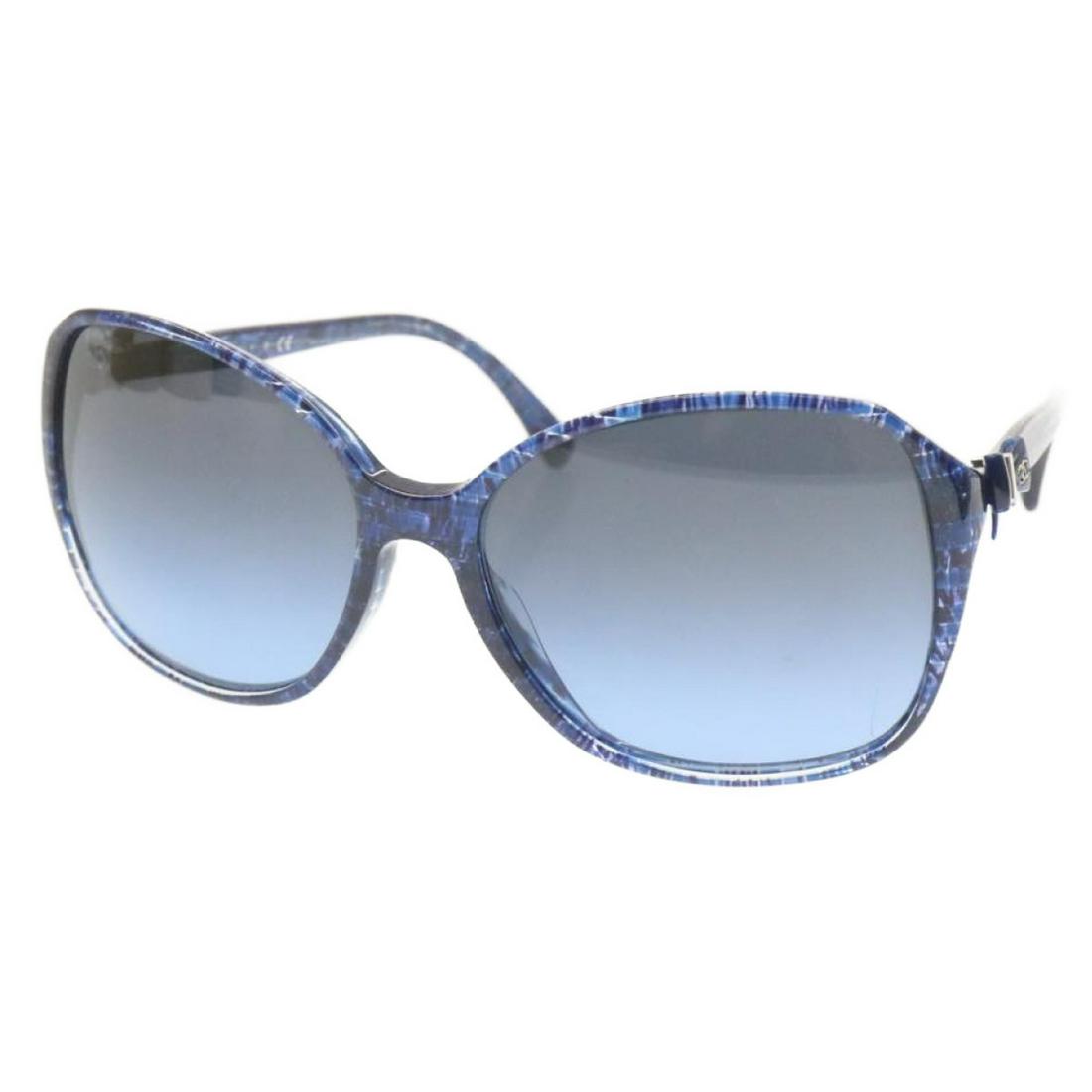 Authentic CHANEL Plastic Sunglass: Brand: CHANEL Material: Plastic Style: Sunglass Color: Blue Size(inch): Width 5.31inch(Approx) Country of Origin: Italy Accessory: Sunglass Case / Bust Bag
