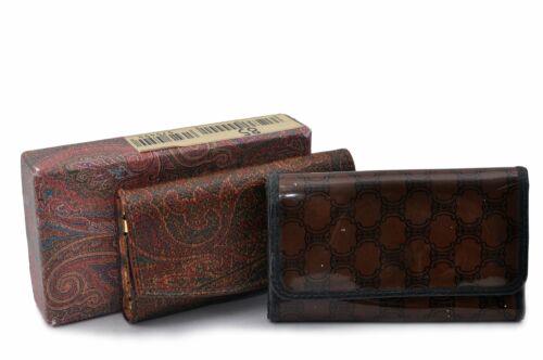 Authentic CELINE/ETRO Key Case: Brand: CELINE/ETRO Model: Key Case Country of Origin: Italy Material: Color: Brown Size (cm): W90 x H90cm(Approx) Size (inch): W35 x H35"(Approx) All Bidhaus items come with a 100 % money-back authent