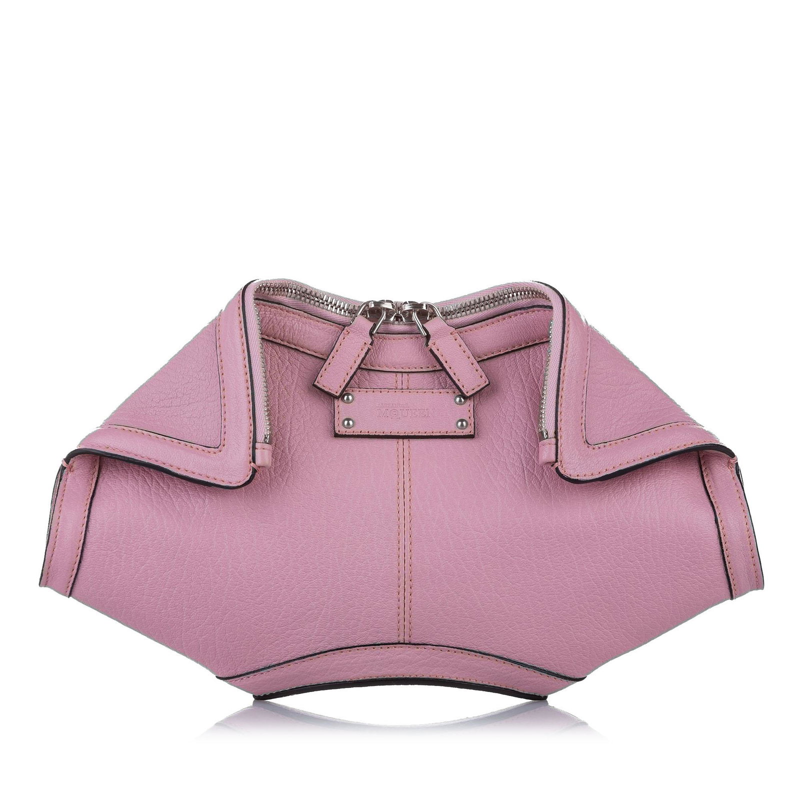 Authentic Alexander McQueen De Manta Leather Clutch Bag: The De Manta clutch bag features a leather body a two way top zip closure snap-over front corners and an interior zip pocket. Brand: Alexander McQueen Model: De Manta Leather Clutch Bag Origin: Italy 