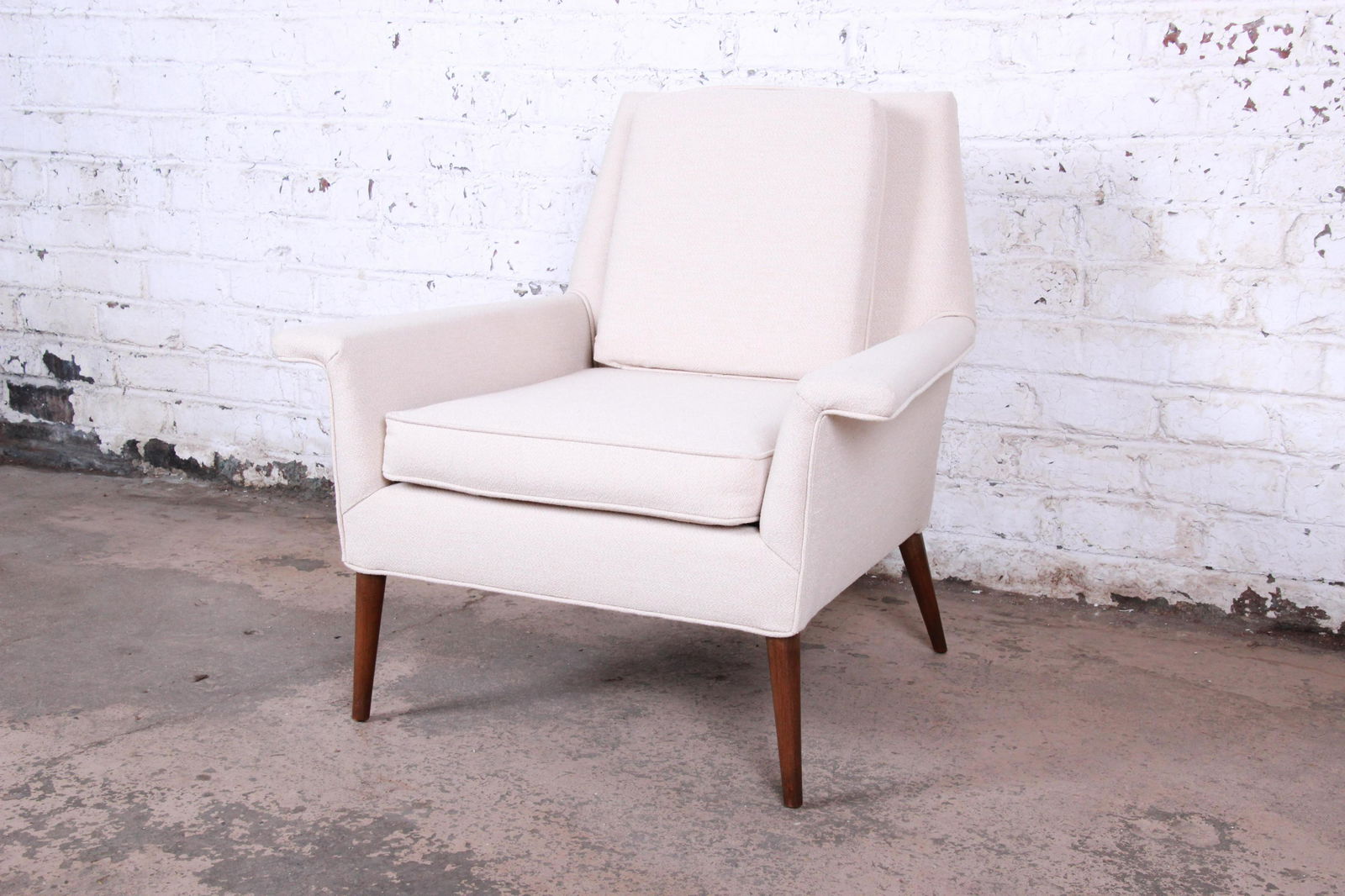 Paul McCobb Planner Group Mid-Century Modern Lounge: A rare and exceptional mid-century modern lounge chair designed by Paul McCobb for his Planner Group line for Winchendon Furniture. The chair features McCobb's iconic sleek minimalist mid-century desi