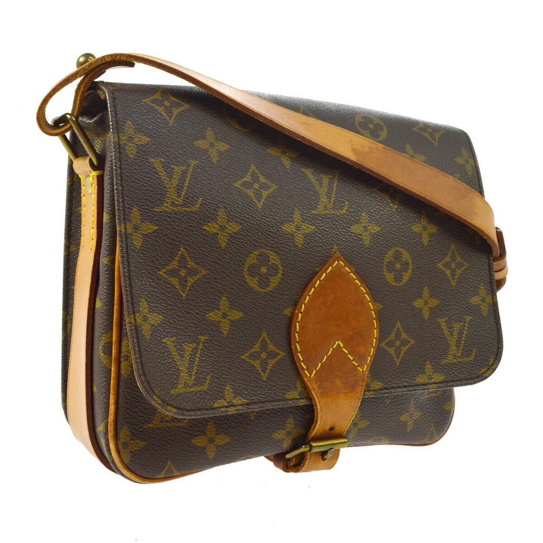 Authentic LOUIS VUITTON Monogram Messenger & Cross: Brand: LOUIS VUITTON Model: Monogram Messenger & Cross Body Country of Origin: France Material: Leather Color: Brown Size (Inch): W 7.9 x H 7.5 x D 2.8 " Strap Drop. 11.4 - 20.1 " Size (CM): W 20.0 x 