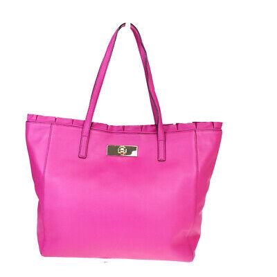 Authentic KATE SPADE Tote Bag: Brand: KATE SPADE Model: Tote Bag Country of Origin: China Material: Leather Color: Pink Size: 31Cm X 32Cm X 12.5Cm / 12.2 X 12.59 X 4.92 Strap Drop 21Cm / 8.26 All Bidhaus items come with a 100 % mon