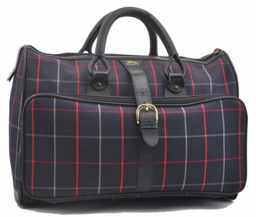 Authentic BURBERRYS Boston Bag: Brand: BURBERRYS Model: Boston Bag Country of Origin: England Material: Canvas Color: Navy Bag Length: 20.3inches (51.5cm) Bag Height: 13.8inches (35cm) Bag Depth: 9.8inches (25cm) All Bidhaus items c