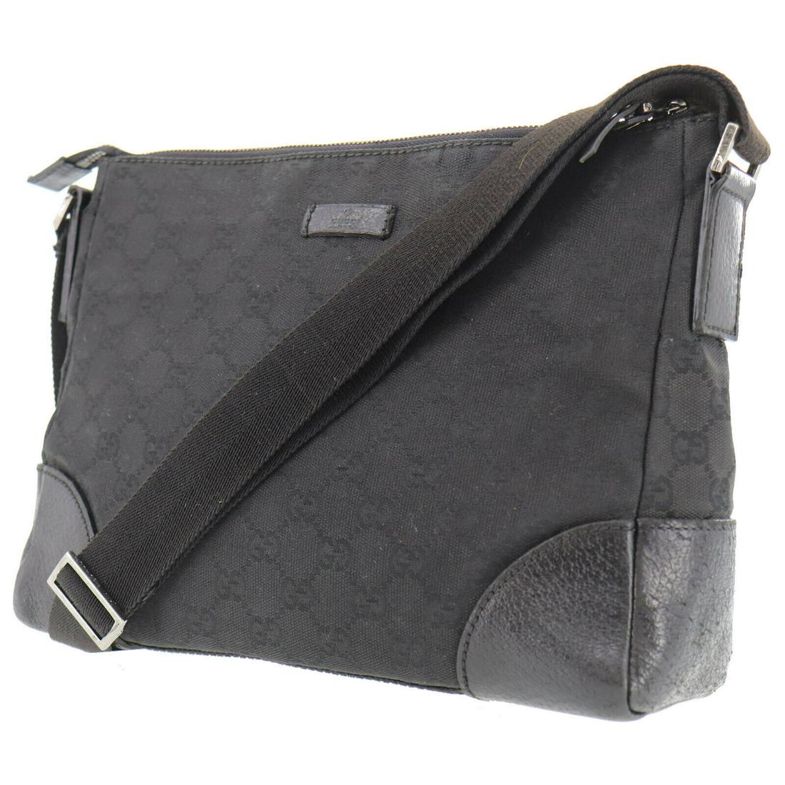 Authentic GUCCI Shoulder Bag: Brand: GUCCI Model: Shoulder Bag Country of Origin: Italy Material: Nylon Color: Silver Bag Length: 10.6 Bag Height: 8.2 Bag Depth: 3.3 All Bidhaus items come with a 100 % money-back authenticity guar