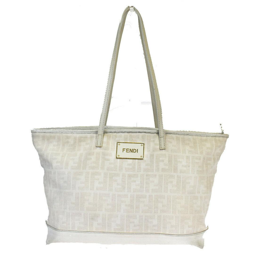 Authentic FENDI Shoulder Bag: Brand: FENDI Model: Shoulder Bag Country of Origin: Material: Leather Color: White Size (Inch): W13.8X H10.2X D5.5"Size (CM): W35X H26X D14Cm All Bidhaus items come with a 100 % money-back authenticit