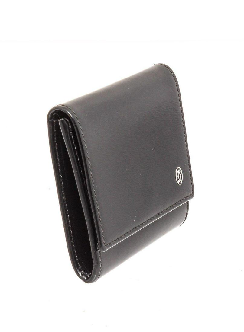 Authentic Louis Vuitton Amarante Vernis Monogram Zippy: Monogram Vernis leather Louis Vuitton Zippy wallet with brass hardware, tonal leather lining, four interior compartments; one with zip closure, three bill compartments, eight card slots and zip-around