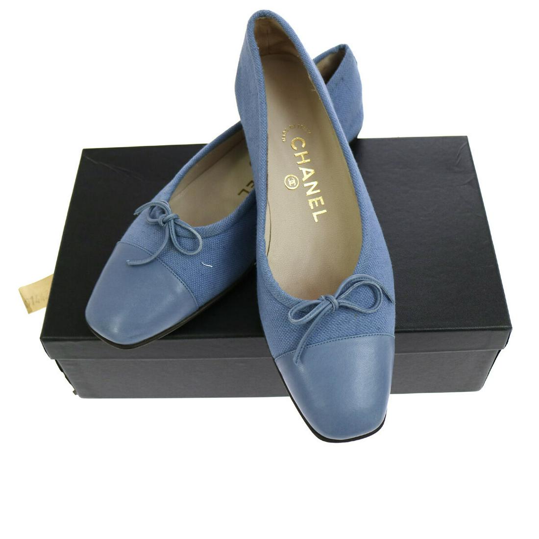 Authentic CHANEL Pumps: Brand: CHANEL Model: Pumps Country of Origin: Italy Material: Leather Color: Blue Size (Inch): (inch) :Approximate Size . 37 = 9.4 "Out Sole : W 3.1 x H 9.8 "Heel : 0.4 " Size (CM): All Bidhaus items 