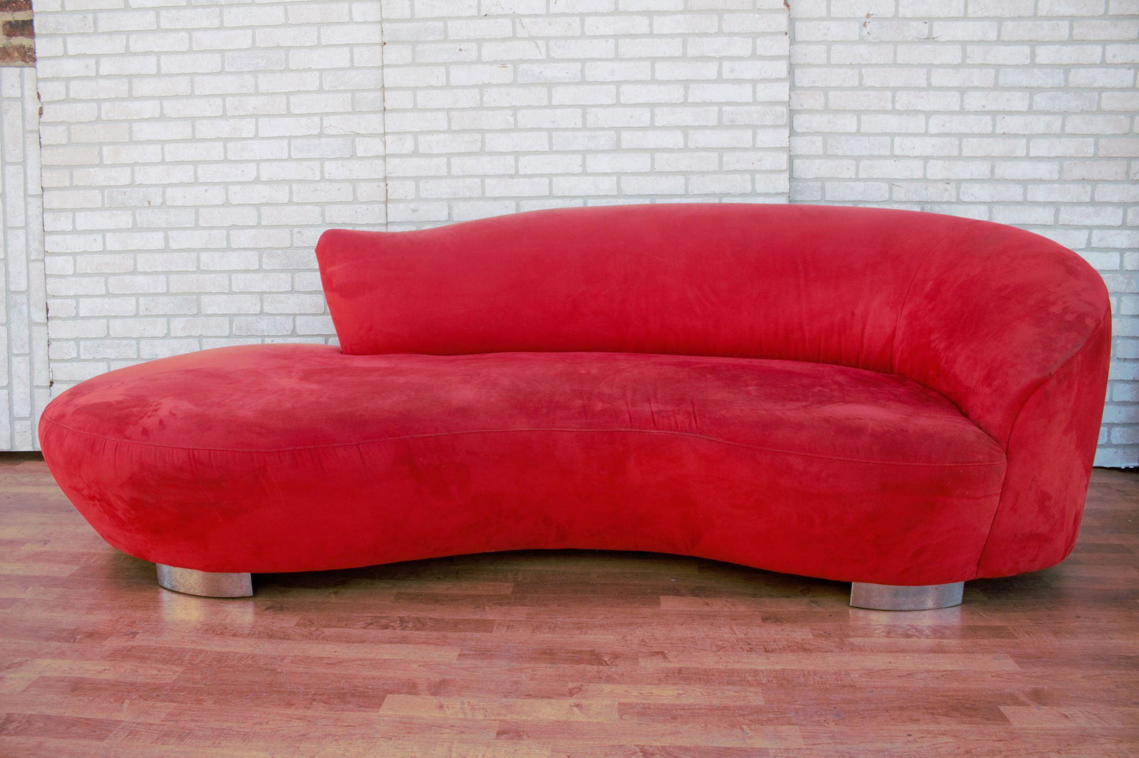 Mid Century Modern Vladimir Kagan Cloud Sofa: Mid Century Modern Vladimir Kagan Cloud Sofa in Red Fabric Circa 1970 H 29 W 100 D 42 Seat H 16 Good vintage condition All Bidhaus items come with a 100% money-back guarantee that the item is as descr