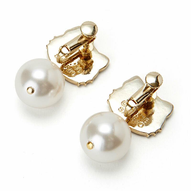 Authentic sanrio Earrings HELLO KITTY PRECIOUS: Condition: New Item size is 1.21.23.2cm Materials: Swarovski crystal 10K plating What you see in the pictures is all you receive. Pictures have all the accessories of the item. All Bidhaus items come