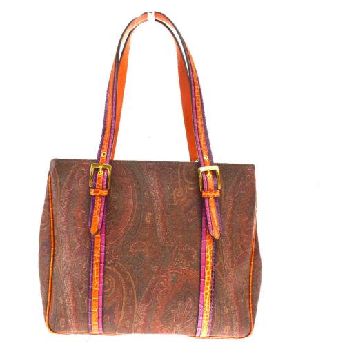 Authentic Etro Paisley PVC Leather Shoulder Bag: Brand: Etro Pattern: Paisley Material: PVC Leather Closure: Magnet Style: Shoulder bag Country/Region of Manufacture: Italy Color: Bordeaux Personalized: No Department: Women UPC: N/A All Bidhaus item