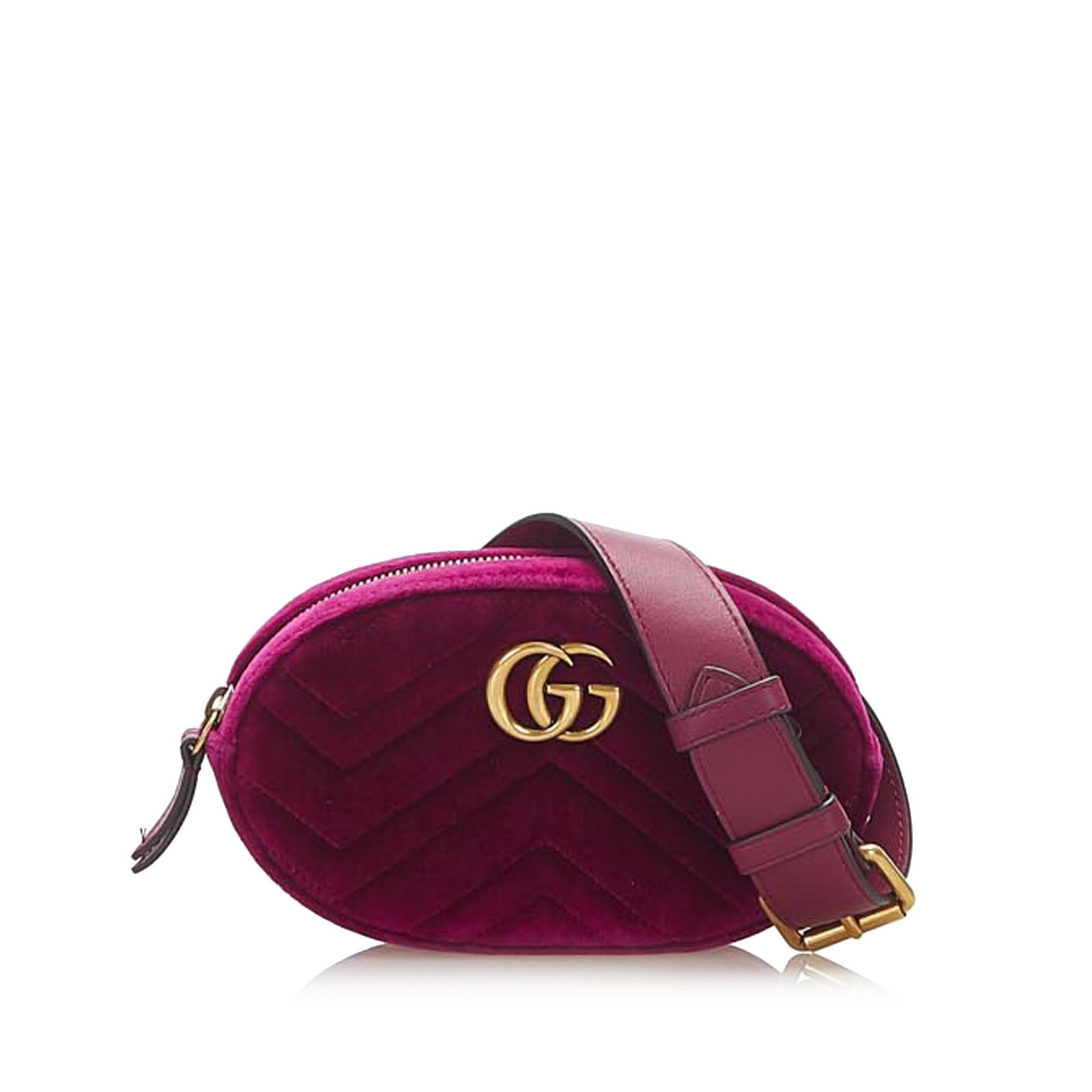 Authentic Gucci GG Marmont Velvet Belt Bag: This belt bag features a velvet body with a gold-tone hardware an adjustable flat waist strap a top zip closure and an interior slip pocket. Brand: Gucci Model: GG Marmont Velvet Belt Bag Origin: Ital