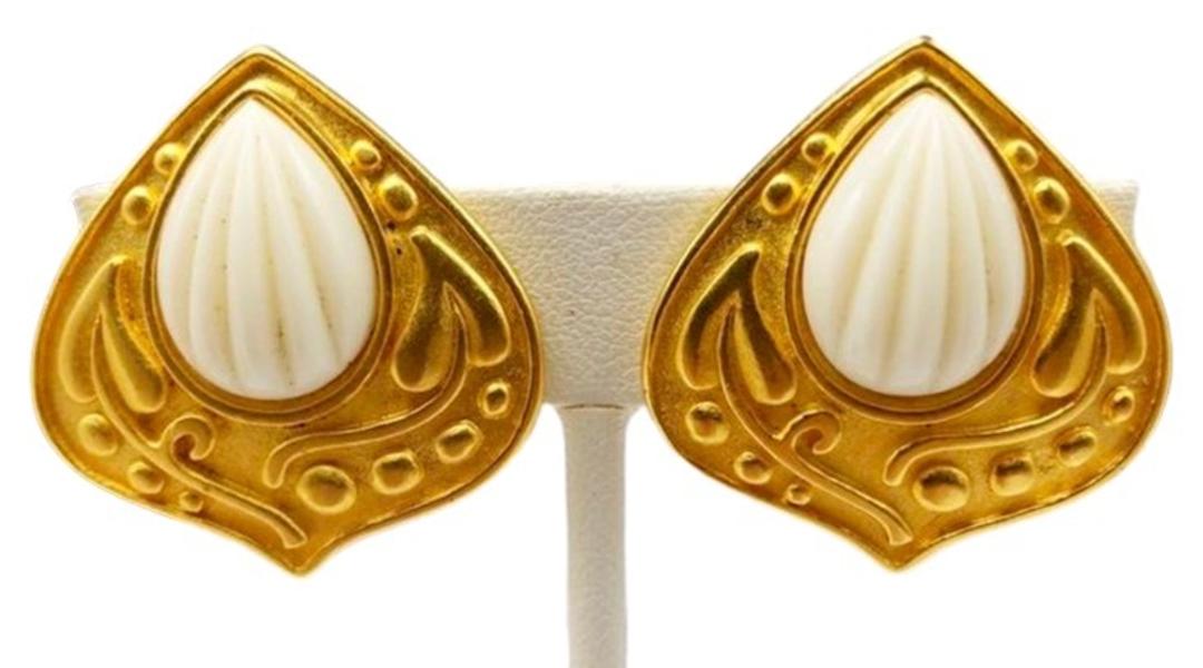 Authentic 19 Yves Saint Laurent Grecian Inspired: This item qualifies for FREE DOMESTIC SHIPPING to customers in the USA Brand: Givenchy Style: Button Hallmark:: Yes Fastening: Clip On Category: Earrings Materials: Costume Metal, Plastic Size: Other 