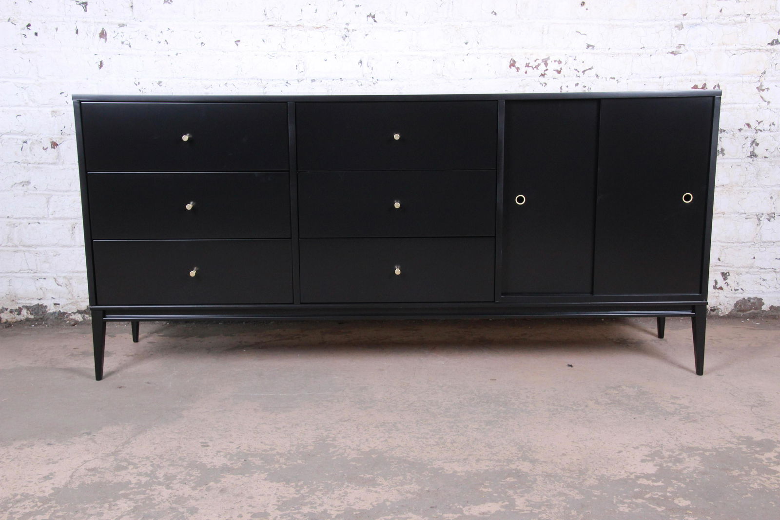 Paul McCobb Planner Group Mid-Century Modern Black: Please see Disclaimer for shipping cost estimates. A rare and exceptional minimalist mid-century modern credenza or long dresser By Paul McCobb for Winchendon Furniture "Planner Group" USA 1960s Solid