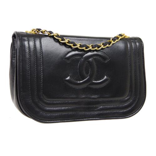 Authentic CHANEL Quilted CC Chain Shoulder Bag: This item qualifies for FREE DOMESTIC SHIPPING to customers in the USA Size: Small Features: Chain Strap Inner Pockets Accents: Quilted Color: Black Model: Single Chain Shoulder Bag MPN: Does Not Appl