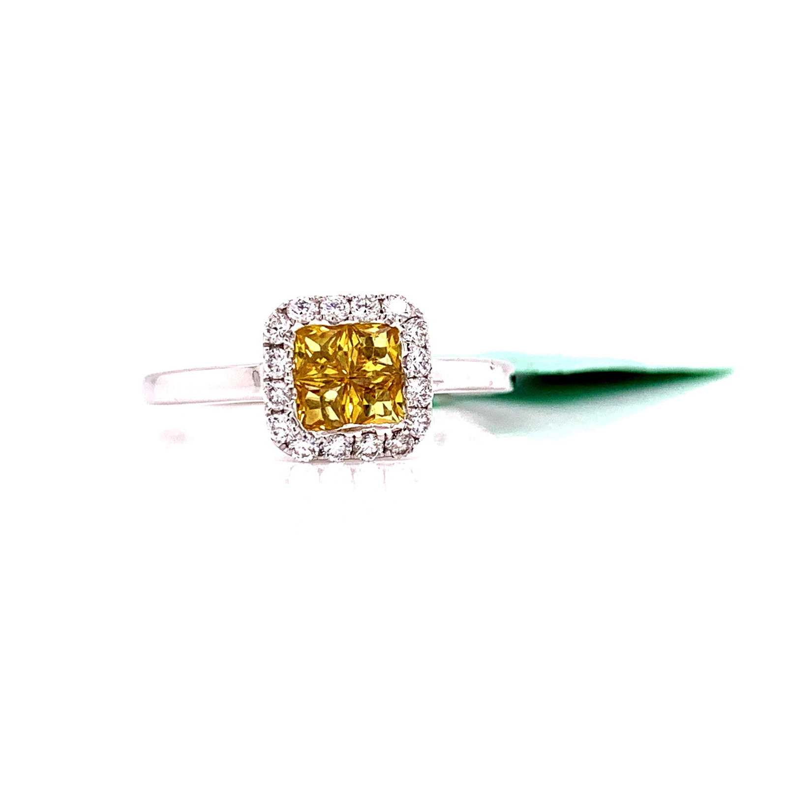 Ring: This item qualifies for FREE DOMESTIC SHIPPING to customers in the USA Jewelry Type : Ring Jewelry Style : Halo Metal Type : 14KW Metal Weight : 2.60 g Center Stone : Stone Type : Sapphire Center Ston