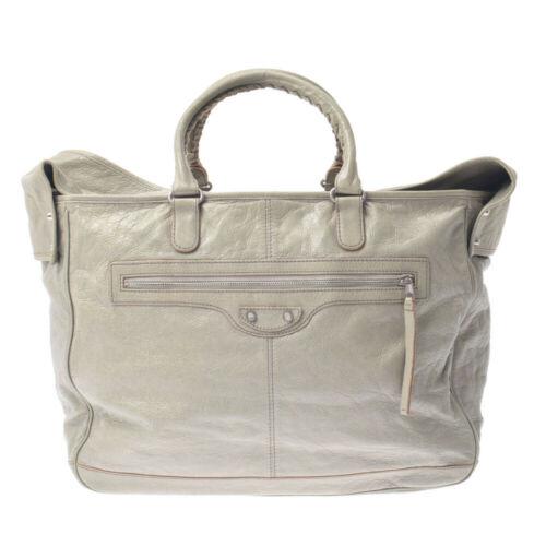 Authentic BALENCIAGA Classic bridge khaki bags: This item qualifies for FREE DOMESTIC SHIPPING to customers in the USA Brand: BALENCIAGA Bag Depth: 19cm Style: bags Bag Length: 43cm Material: Calfskin Department: unisex Color: Green Type: 2WAY bag 
