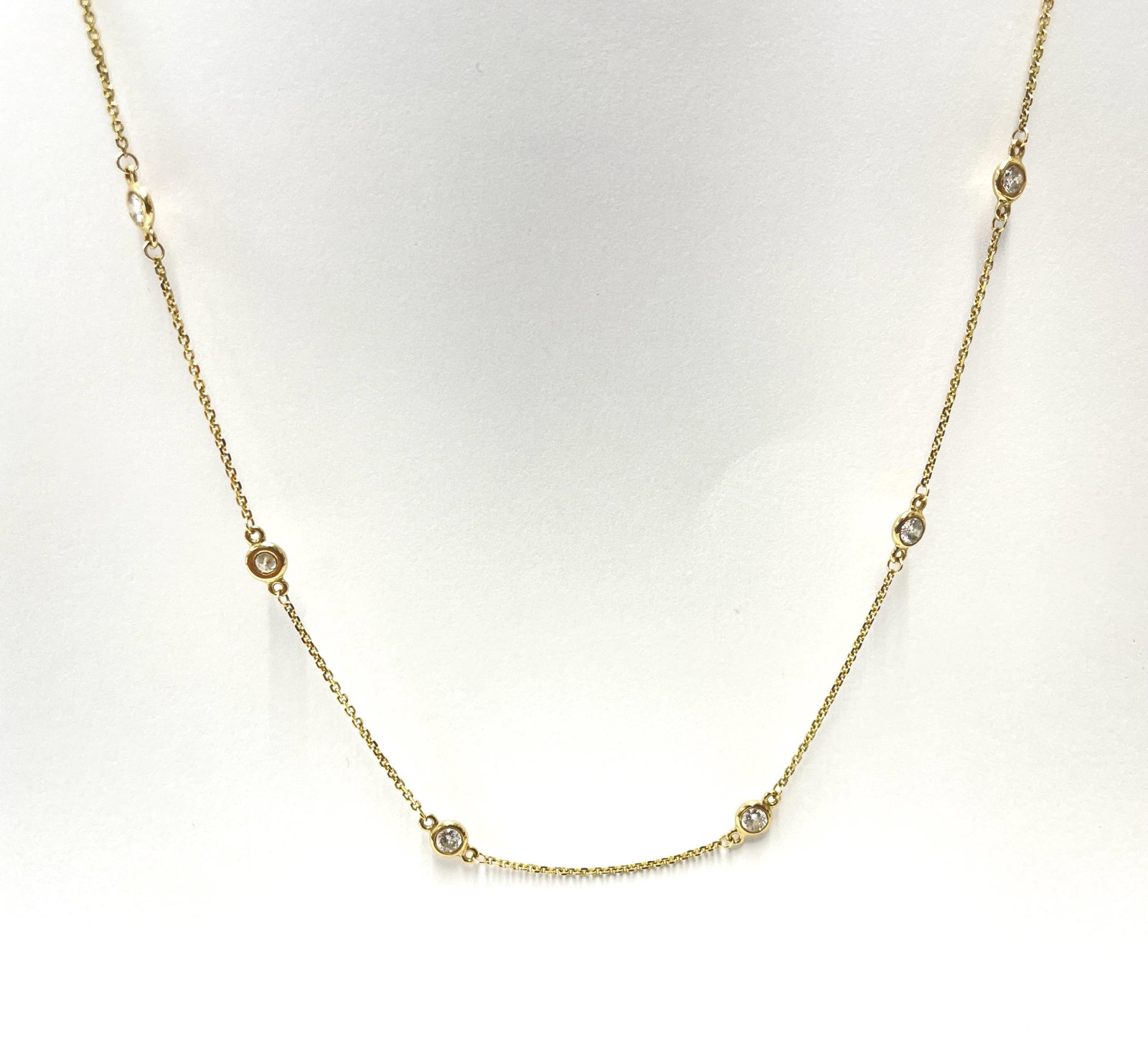 Estate 14K Yellow Gold by the yard Diamond: This item qualifies for FREE DOMESTIC SHIPPING to customers in the USA Weight: Diamond Weight: Gemstone: Gemstone Weight: 1200 The BIDHAUS Guarantee: Photos descriptions and estimates were prepared wi