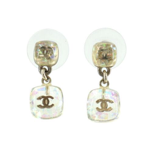 Authentic CHANEL Coco Logos Earrings Clear 06P: This item qualifies for FREE DOMESTIC SHIPPING to customers in the USA Brand: Chanel Weight: 0.1Oz Style: Earrings Engraved: 06P Color: Clear Type: Earrings Country: France Frame Color: ï¼ The BIDHA