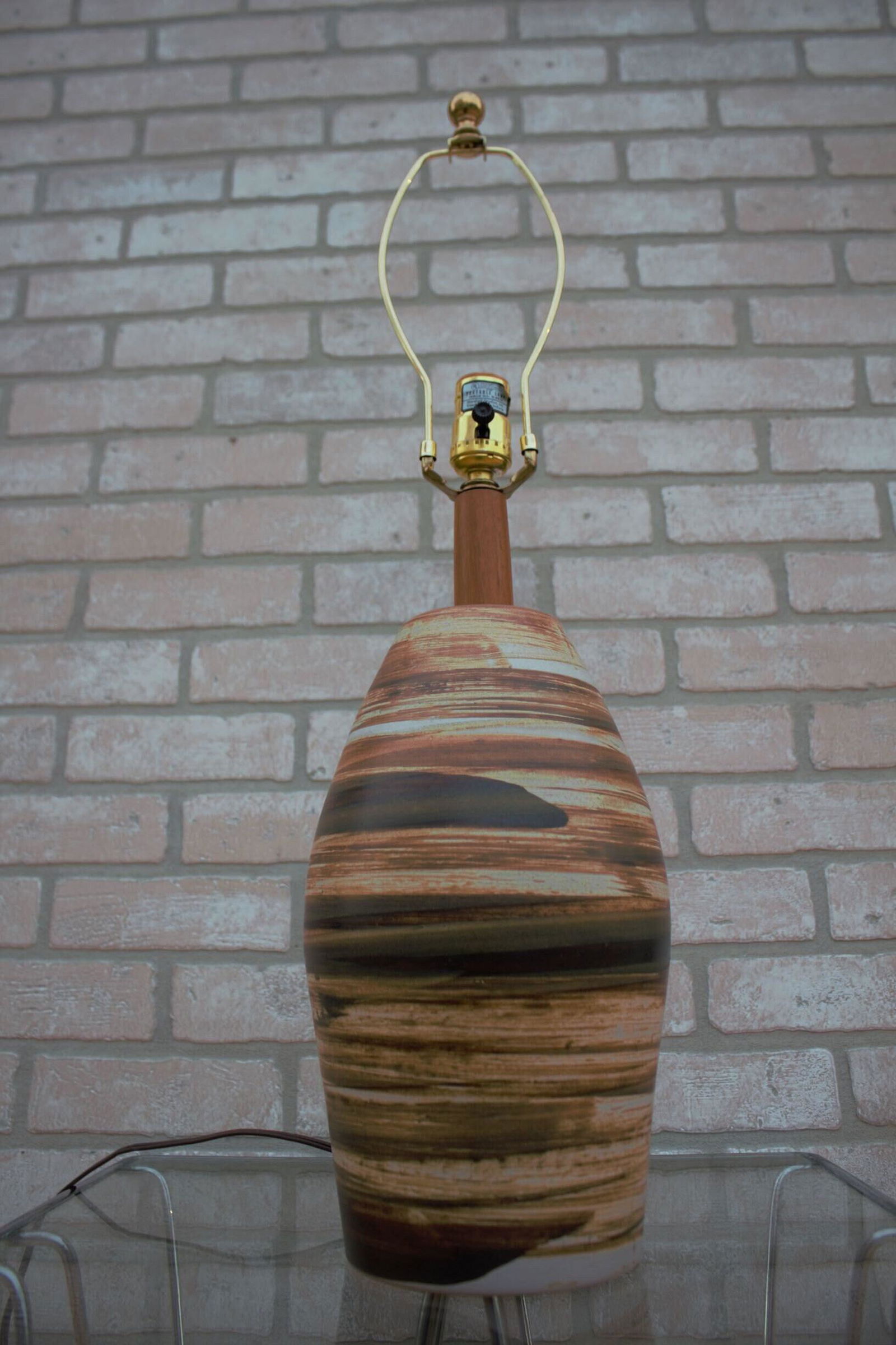 Mid Century Modern Jane and Gordon Martz of Marshall: Vintage Mid Century Modern Jane & Gordon Martz of Marshall Studios Teak & Ceramic Table Lamp Mid-century modern table lamp by designers Jane & Gordon Martz. Teak neck featured. Hand painted swirl patt