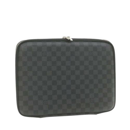 Authentic LOUIS VUITTON Damier Graphite Computer Sleeve: This item qualifies for FREE DOMESTIC SHIPPING to customers in the USA Brand: Louis Vuitton Color: Unknown Country/Region Of Manufacture: France Department: Woman The BIDHAUS Guarantee: Photos descrip