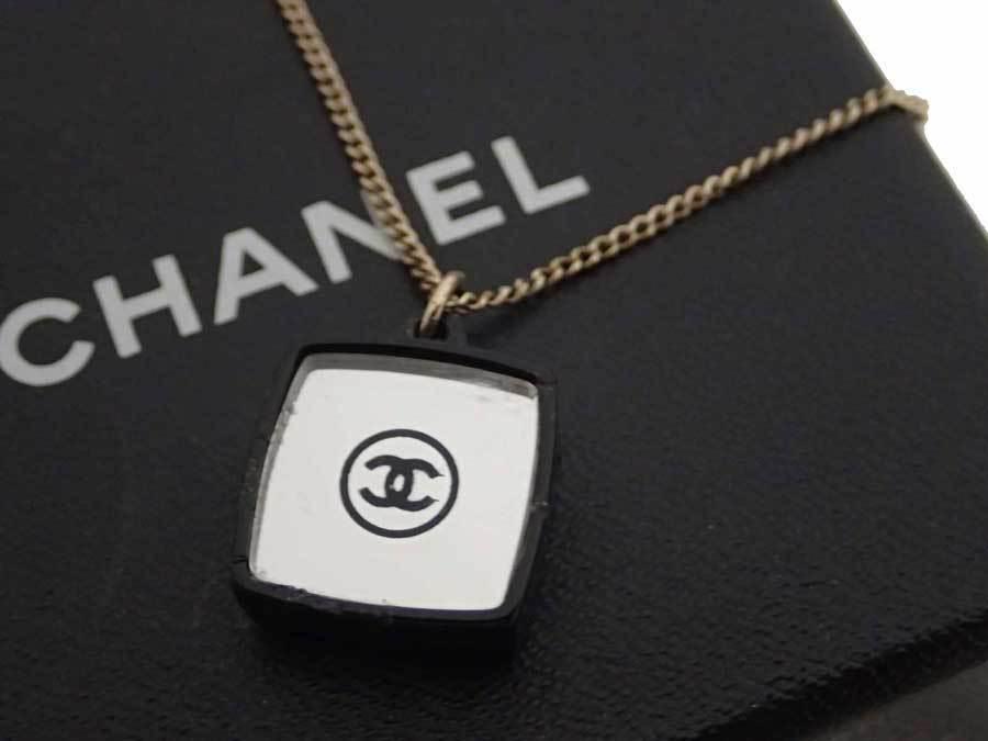Authentic Chanel Necklace Coco Mark Gold Black: This item qualifies for FREE DOMESTIC SHIPPING to customers in the USA Brand: Chanel Color: Black, Gold, Multi-color Condition: Used (good) Gender: Women Accessories: Box Overall Scratches: Slight Ove