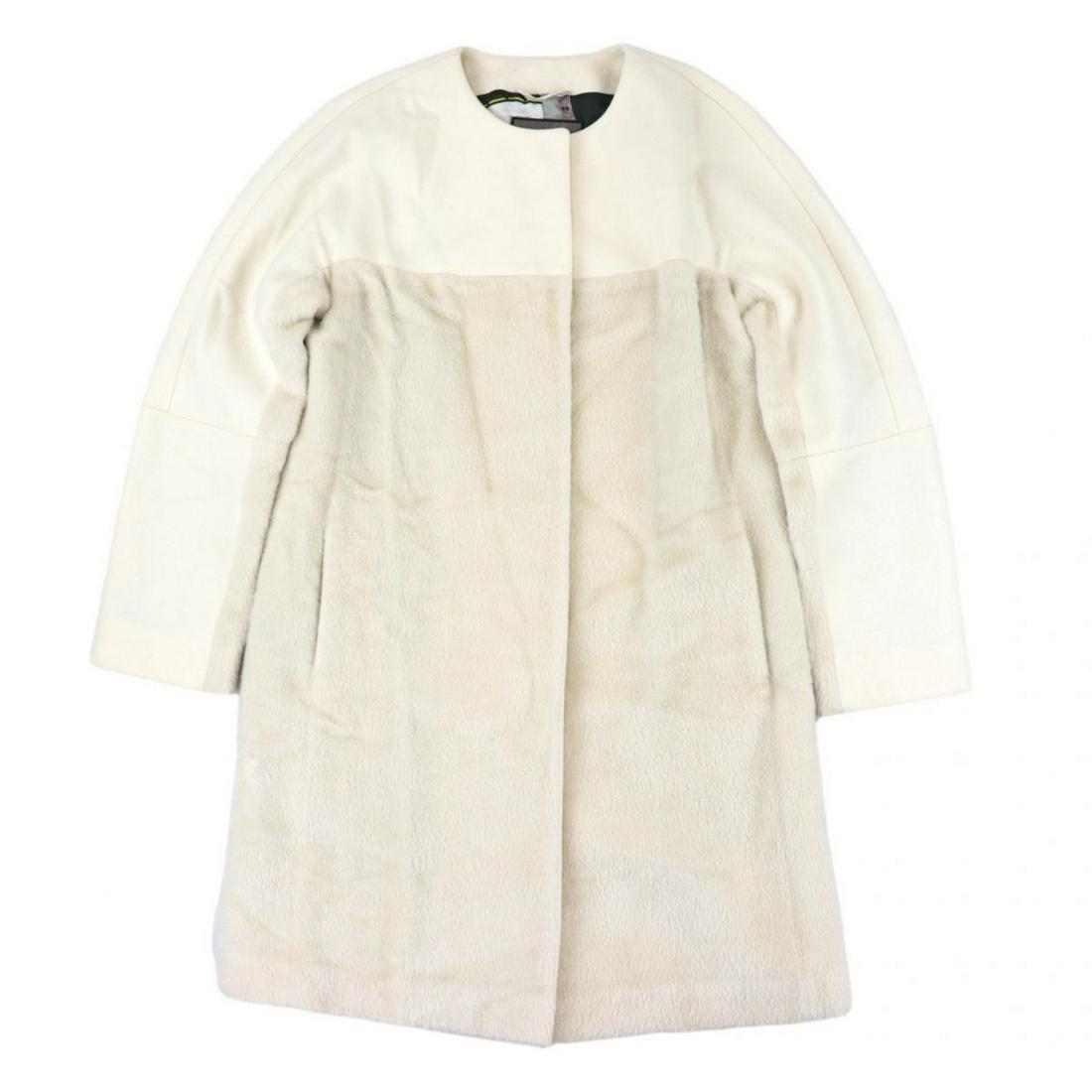 Authentic Etro No Color Long Coat Women's White 40 Wool: This item qualifies for FREE DOMESTIC SHIPPING to customers in the USA Brand: Etro Type: Coat Material: Alpaca ,75% ,Wool ,25% Color: White Condition: Used (good) Damage Ranking: Overall ,Stain ,- Gen