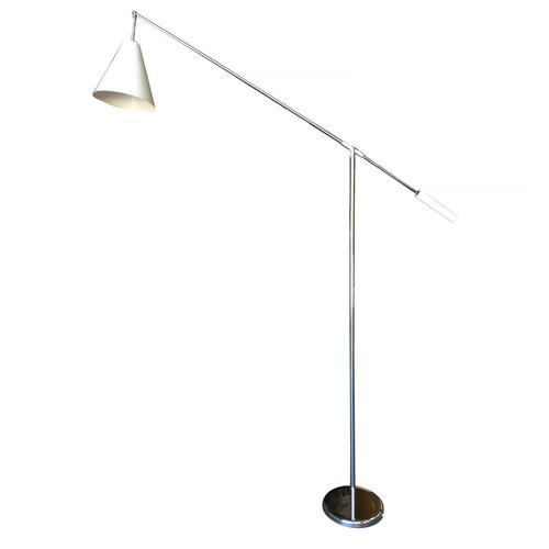 Robert Sonneman Style Chrome Floor Lamp: Width: 57.00 (in) Height: 72.00 (in) Depth: 10.00 (in) The BIDHAUS Guarantee: Photos descriptions and estimates were prepared with the utmost care by our team of curation experts. All items in this au