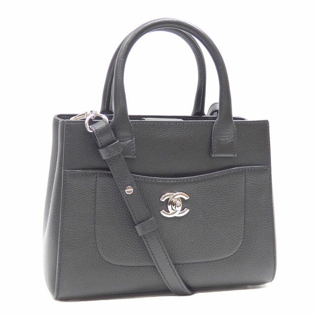 Authentic Chanel Handbag Bag Executive Ladies Black: This item qualifies for FREE DOMESTIC SHIPPING to customers in the USA Brand: Chanel Type: Handbag, Shoulder bag Material: Leather Color: Black Size (HxWxD): 17cm x 22cm x 8cm / 6.69'' x 8.66'' x 3.14