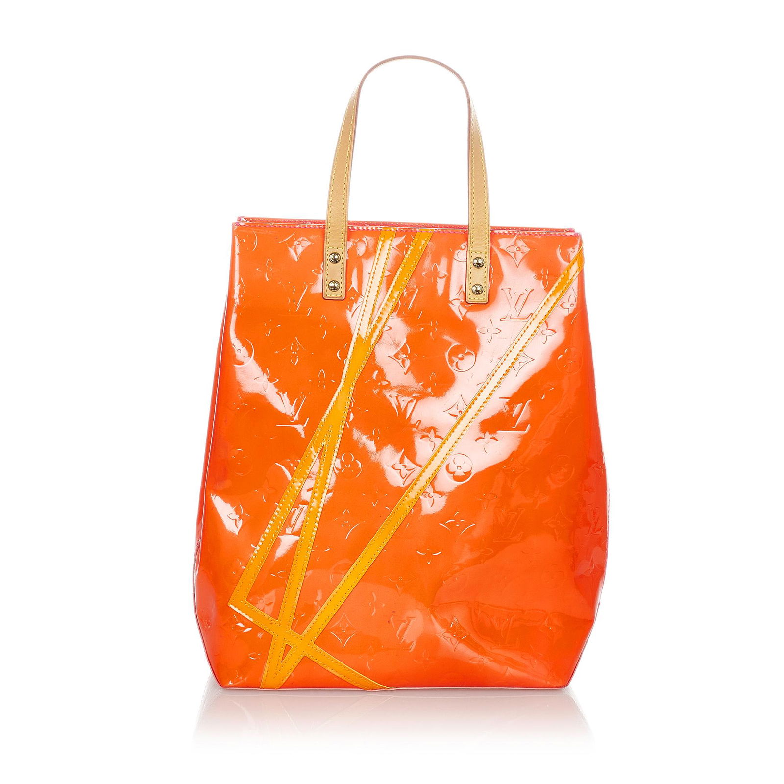 Louis Vuitton Vernis Robert Wilson Reade MM: Louis Vuitton Vernis Robert Wilson Reade MM The Robert Wilson Reade MM features a patent leather body flat vachetta leather handles an open top and interior slip pockets. Brand: Louis Vuitton Model: V