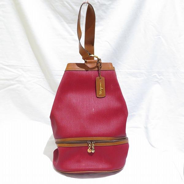 Salvatore Ferragamo Bucket Bag Leather Shoulder Red: Salvatore Ferragamo Bucket Bag Leather Shoulder Red ColorBrand: Salvatore Ferragamo Model: Bucket bag Type: Shoulder bag Condition: Used (good) Material: Leather Color: Red color Size (HxWxD): 41cm x