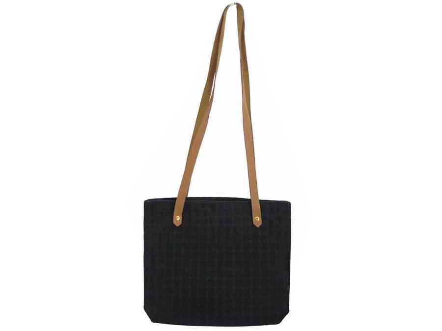 Hermes Bag Amedaba Black Brown 100% Cotton Leather: Hermes Bag Amedaba Black Brown 100% Cotton Leather Shoulder Tote Women's Men'sBrand: Hermes Line: Ahmedabad Type: Shoulder bag, Tote bag Gender: Men,Women Condition: Used (good) Material: Cotton, 100%