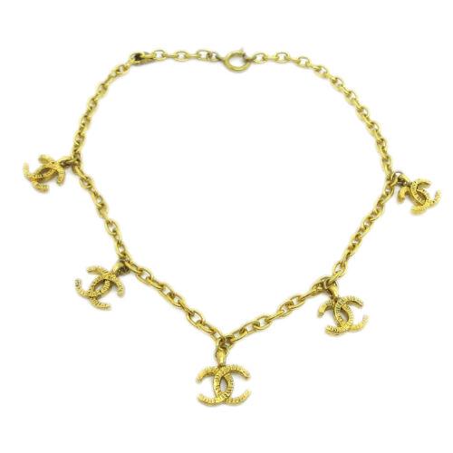CHANEL CC Logos Charm Gold Chain Pendant Necklace: CHANEL CC Logos Charm Gold Chain Pendant Necklace France Accessories Country/Region of Manufacture: France Color: Gold Style: Pendant Shape: Logo Length (inches): 15.9 Brand: Chanel Pendant/Locket Typ