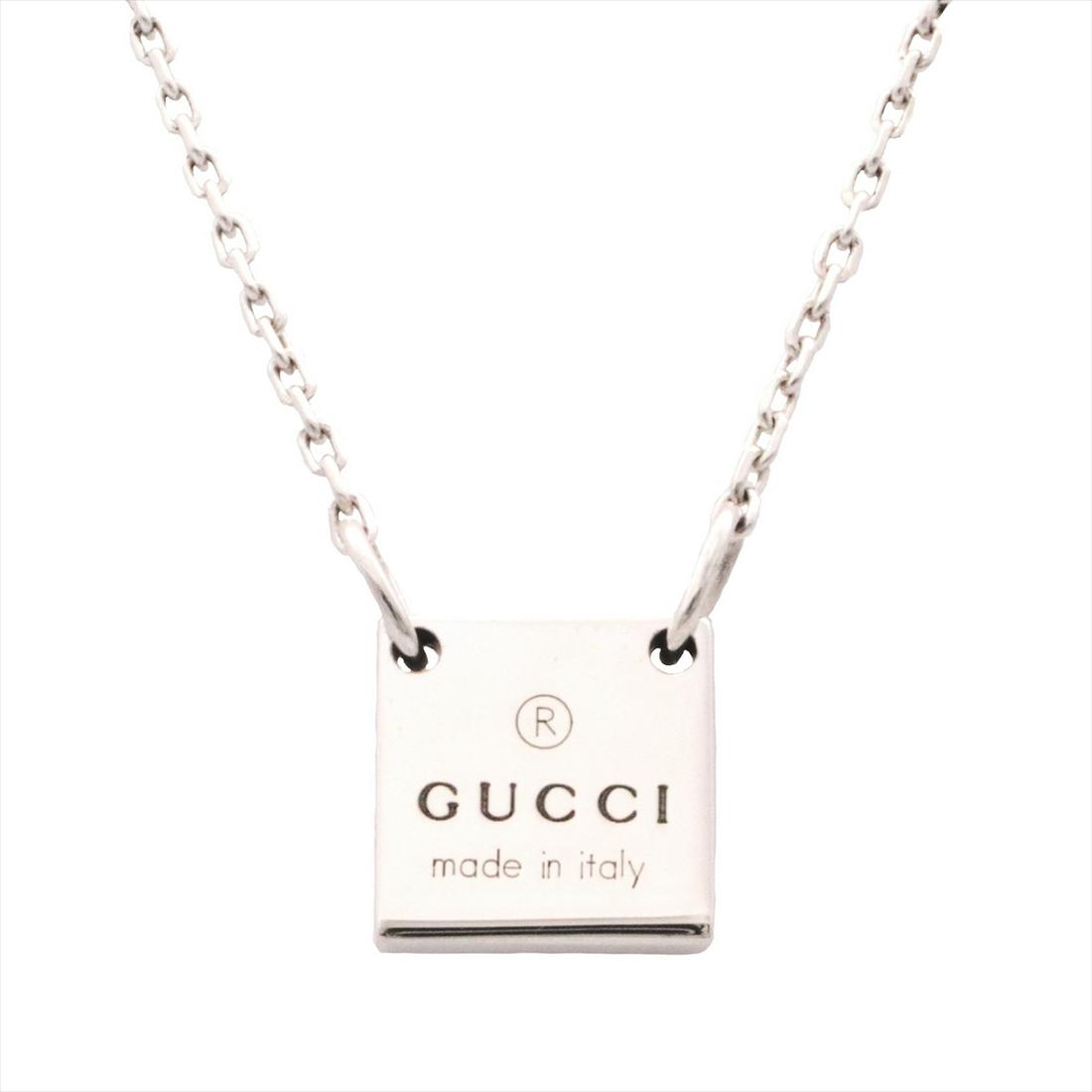 Gucci 223514 J8400 8106 Silver 925 Womens Casual: Gucci 223514 J8400 8106 Silver 925 Womens Casual Pendant Necklace (Silver)Brand: Gucci Model: 223514 j8400 8106 Gender: Women Accessories: None Condition: Opened (never used) Material: Silver 925 Colo