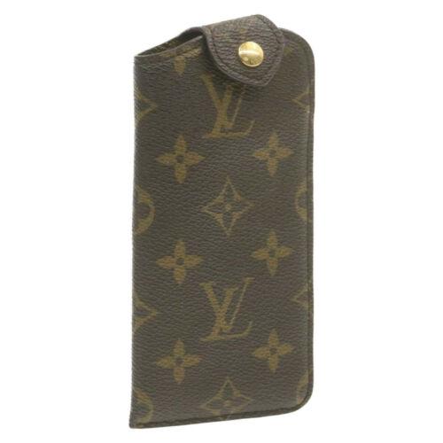 LOUIS VUITTON Monogram Etui A Lunettes PM Glasses Case: LOUIS VUITTON Monogram Etui A Lunettes PM Glasses Case M66545 LV Department: Unisex Type: Glasses Case Color: Monogram Brand: LOUIS VUITTON The BIDHAUS Guarantee: All items in this auction are guarant