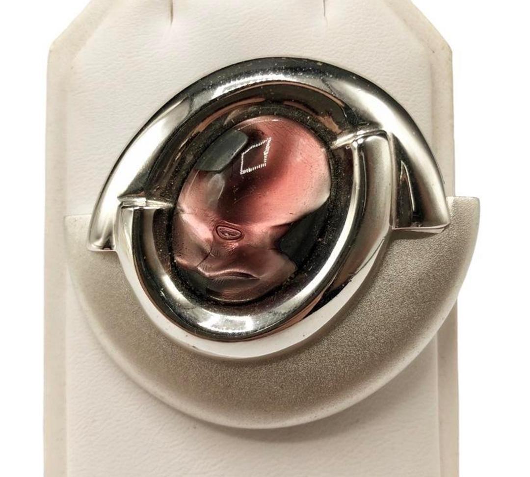 Guy Laroche Futuristic Pin: Guy Laroche Futuristic Pin Brand: Guy Laroche Style: Pin Hallmark:: Yes Fastening: Typical Pin Back Category: Brooch Materials: Costume Metal, Lucite Size: Other Remarks: The Bidhaus Guarantee: All it