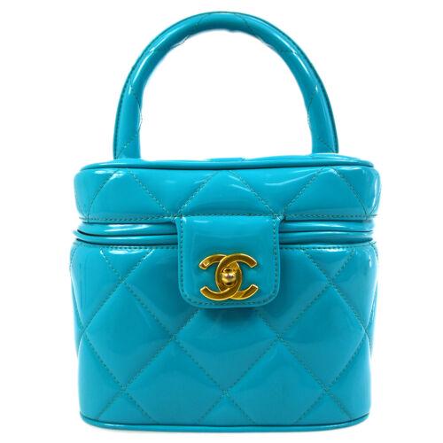 CHANEL Heart Mirror Cosmetic Vanity Hand Bag Purse: CHANEL Heart Mirror Cosmetic Vanity Hand Bag Purse Light Blue Patent Gender: Adult Unisex Country/Region of Manufacture: France Style: Cosmetic Bags Decade: Unknown Material: Patent Leather Original/R