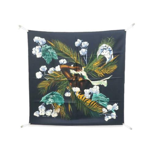 HERMES Scarf: HERMES Scarf Brand: HERMES Style: Scarf Color: BLACK+VERT+WHITE Material: Silk Gender: Ladies Size: W x H : 90cm x 90cm Type: Scarf Department: Woman The BIDHAUS Guarantee: All items in this auction