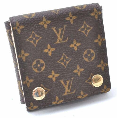 Louis Vuitton Monogram Jewelry Case LV: Louis Vuitton Monogram Jewelry Case LV Brand: Louis Vuitton Exterior Material: Monogram Canvas Style: Jewelry Case Department: Women Exterior Color: Brown Bag Height: 3inches(7.5cm) Bag Depth: 0.8inch