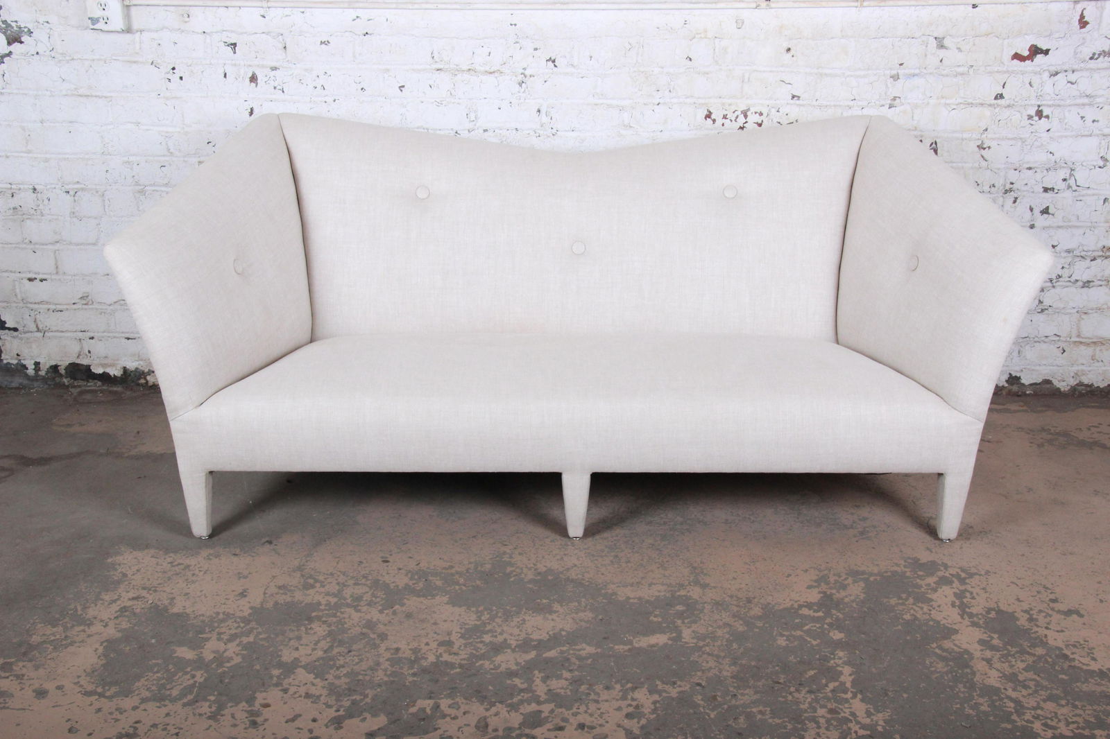 John Hutton for Donghia Linen Upholstered Spirit Sofa: John Hutton for Donghia Linen Upholstered Spirit Sofa Circa 1980s A gorgeous modern linen upholstered "Spirit" sofa Designed by John Hutton for Donghia USA Circa 1980s Measures: 90"W x 39"D x 38"H. Se