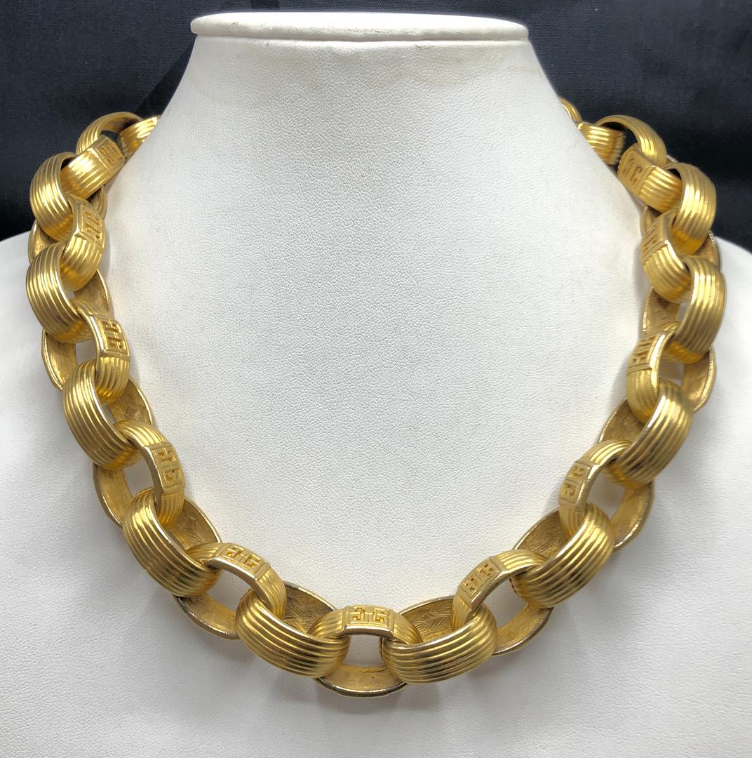 Givenchy Jumbo Chain Link W/ Monogram Necklace: Givenchy Jumbo Chain Link W/ Monogram Necklace Brand: Givenchy Style: Chain Hallmark:: Yes Fastening: Box Clasp Category: Necklace Materials: Costume Metal Size: Other Remarks: The Bidhaus Guarantee: 