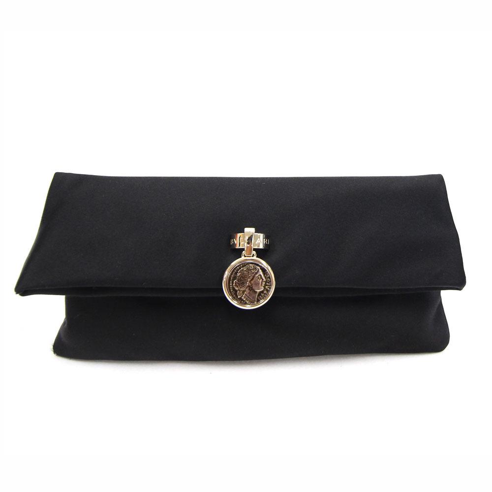Bvlgari Clutch Bag Monete 32466 Black Satin Ladies: Bvlgari Clutch Bag Monete 32466 Black Satin Ladies Pouch Brand: Bvlgari Type: Clutch bag Color: Black Gender: Women Material: Satin Size (HxWxD): 13.5cm x 28cm / 5.31'' x 11.02'' Accessories: Dust bag