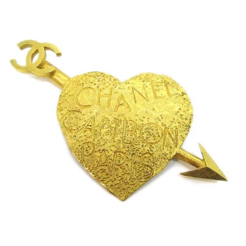 CHANEL CC Logos Bow and arrow Heart Motif Brooch: CHANEL CC Logos Bow and arrow Heart Motif Brooch Gold-Tone Corsage 93A Country/Region of Manufacture: France Material: Gold-tone Theme: Heart Type: Brooch Color: Gold Brand: Chanel Metal: Gold-tone Th
