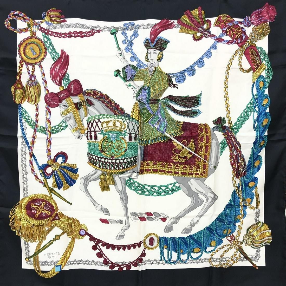 HERMES Scarf Carre 90 LE TIMBALIER White Black: HERMES Scarf Carre 90 LE TIMBALIER White Black Multicolor Silk LadiesBrand: Hermes Type: Scarf Gender: Women Material: Silk, 100% Color: Black, Multi-color, White Condition: Used (good) Damage Ranking