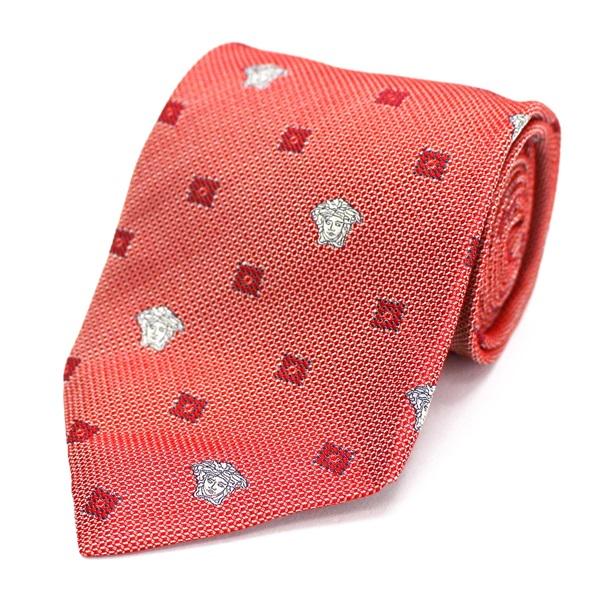 Gianni Versace Silk Tie Red Men's: Gianni Versace Silk Tie Red Men'sBrand: Versace Condition: Used (very good) Overall Scratches: Insignificant Overall Dirt: Insignificant Overall Traces of Use: Insignificant The BIDHAUS Guarantee: All