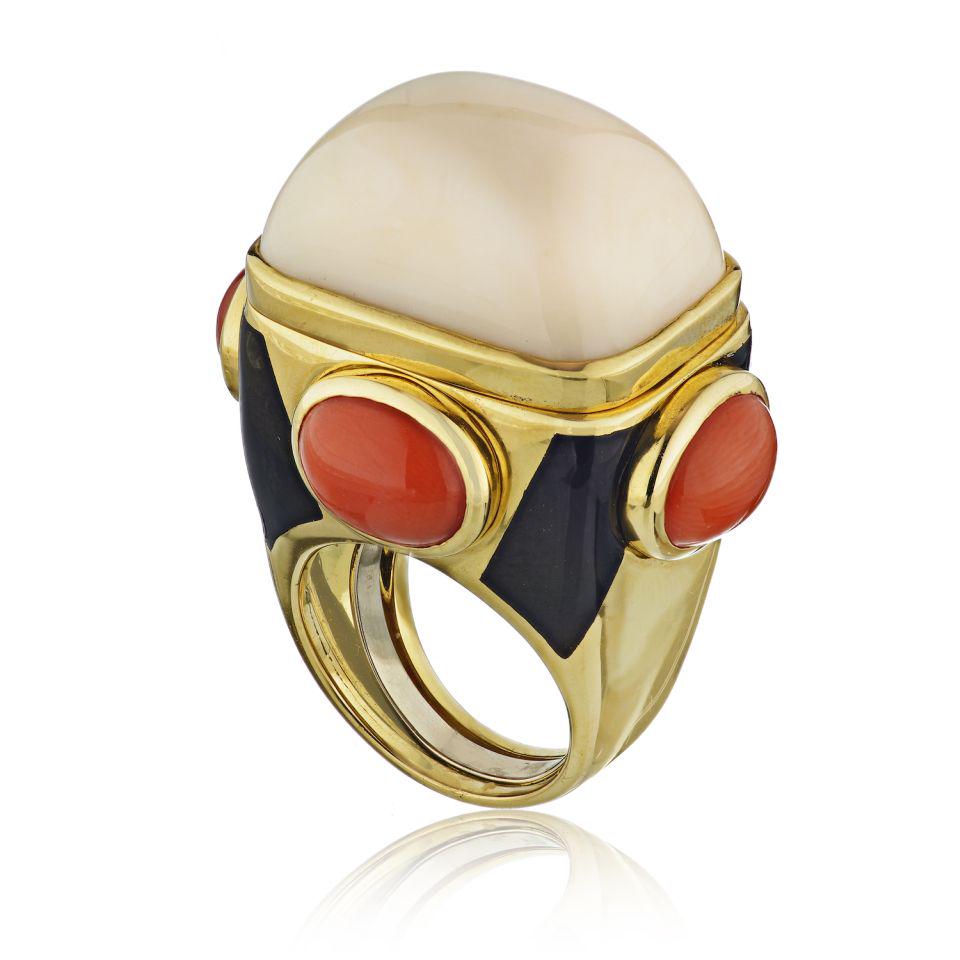 David Webb Cabochon Coral Platinum & 18K Yellow Gold Ring: David Webb Cabochon Coral Platinum & 18K Yellow Gold Ring Type: Estate Rings Metal: Platinum & 18K Yellow Gold Grams: 38 Measurements: Size: 6.5 Condition: Excellent. Signed By: WEBB Brand: David Webb