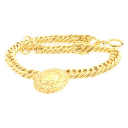 CHANEL 31 RUE CAMBON Pendant Necklace Gold Tone CC: CHANEL 31 RUE CAMBON Pendant Necklace Gold Tone CC Brand: CHANEL Style: Necklace Material: Metal Color: Gold Tone Size: See Description Department: Women Country of Manufacture: France Type: Necklace 