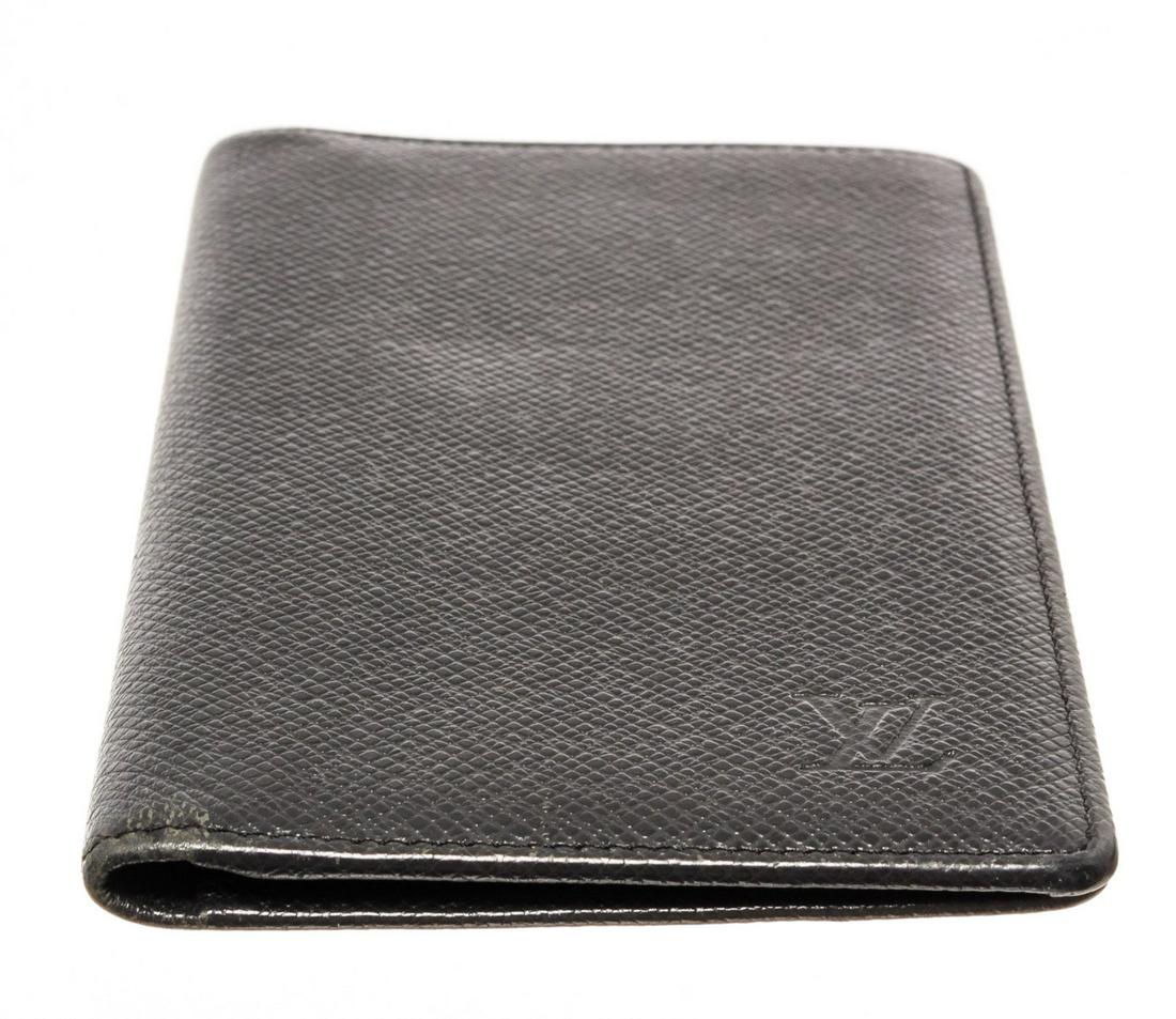 Louis Vuitton Black Taiga Leather Long Card Wallet: Louis Vuitton Black Taiga Leather Long Card Wallet Louis Vuitton Long Card Wallet features black Taigarama leather with two-fold style black leather trim cross grain leather lining six card slots one