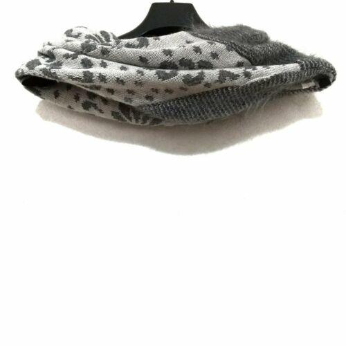 ANNA SUI Gray White Wool Acryl Nylon: ANNA SUI Gray White Wool Acryl Nylon Brand: ANNA SUI Style: Scarf Color: Gray White Material: Wool Acryl Nylon Type: Scarf The BIDHAUS Guarantee: All items in this auction are guaranteed authentic and