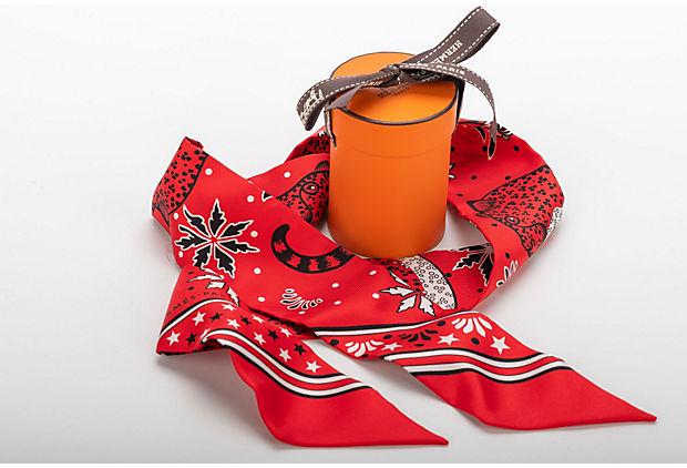 Hermes Red Guepards Silk Twilly BNIB: Hermes Red Guepards Silk Twilly BNIB Condition: New Era: Contemporary; 2000s Dimensions: 34" L x 2" W Materials: silk Color: red black white Hermes red and black silk twilly "les guepards" design. Bra