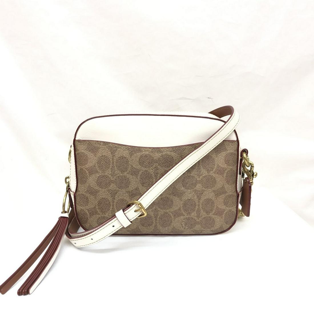 COACH Coach Shoulder Bag 31208 Signature Camera White Brown Coated Canvas Leather Ladies: COACH Coach Shoulder Bag 31208 Signature Camera White Brown Coated Canvas Leather Ladies Brand: Coach Line: Signature Model: Shoulder bag Country of Origin: Cambodia Type: Shoulder bag Material: Signa